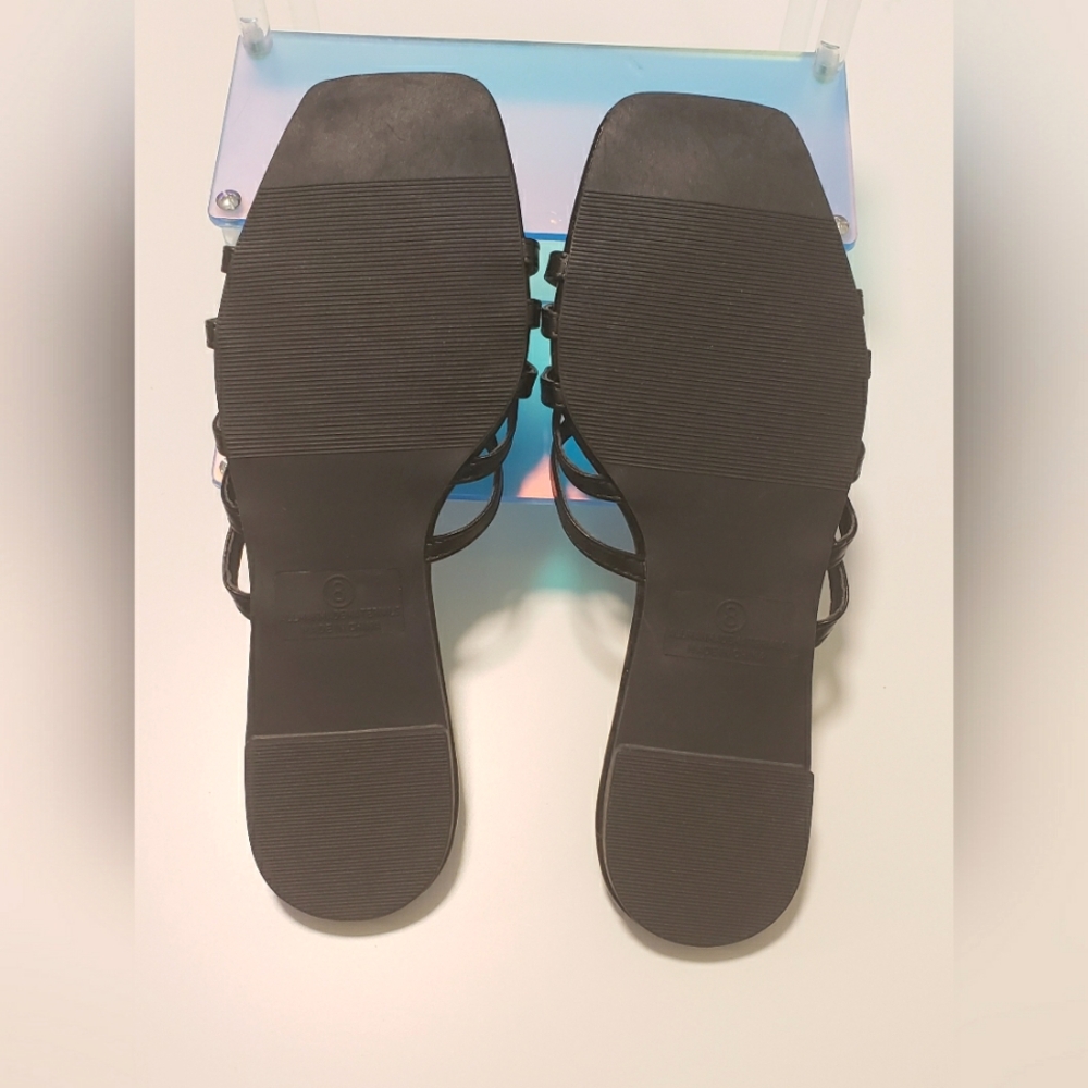 Square Toe Slides - Picture 2 of 9